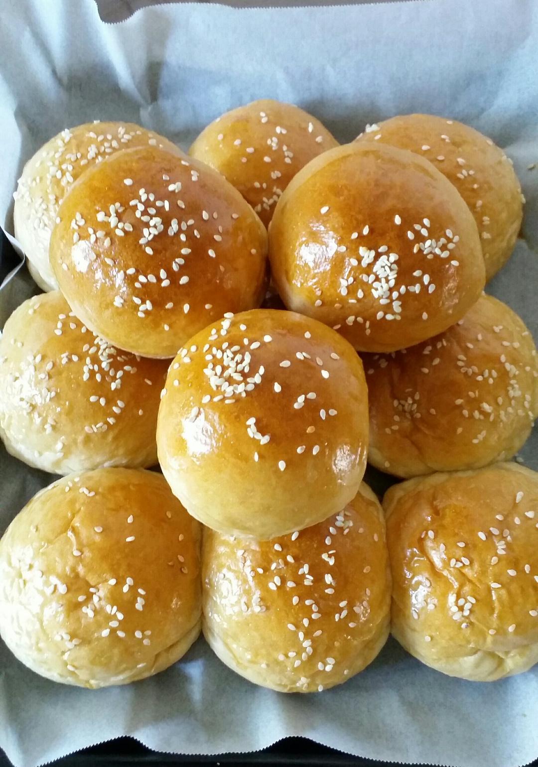 大人小孩都爱不释口的【蜂蜜牛奶小餐包】