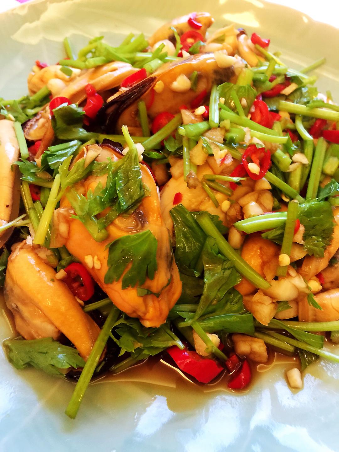 芹菜苗拌淡菜的做法