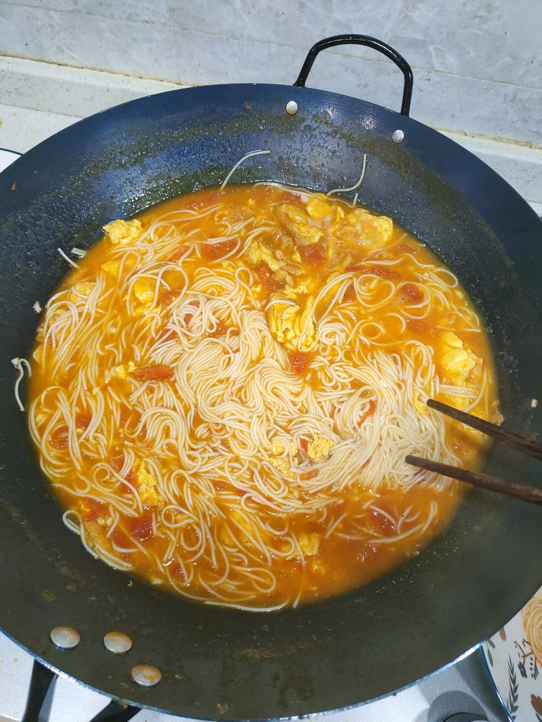 汤都要喝光的西红柿鸡蛋面