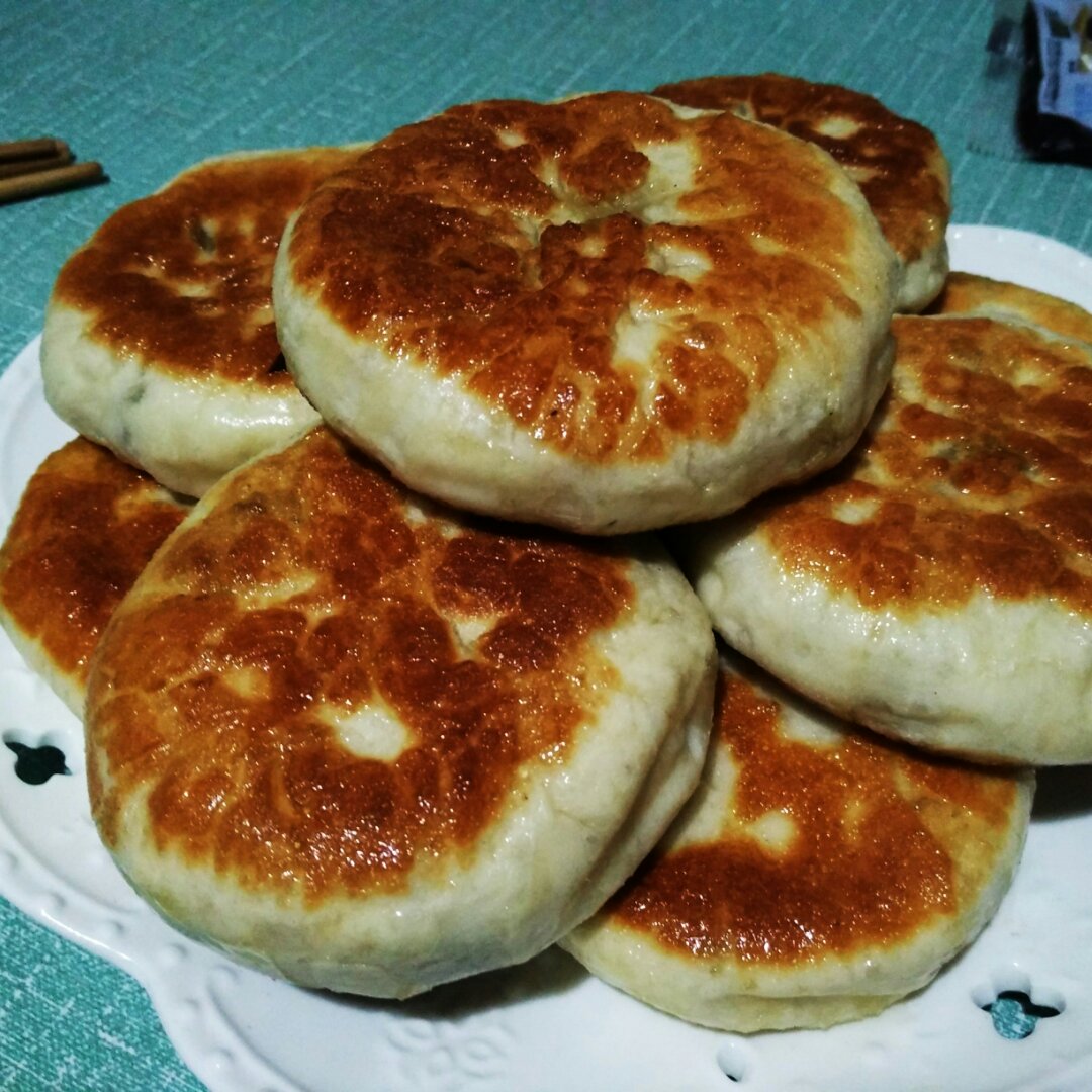 琼紫燕做的尖椒茄子馅饼