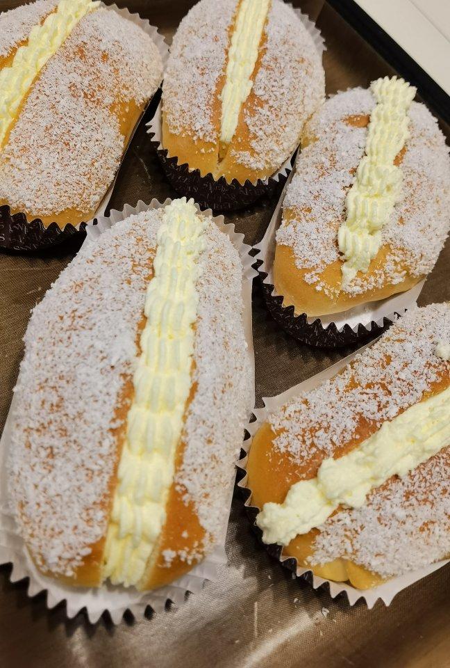 超软绵椰蓉咸奶油面包