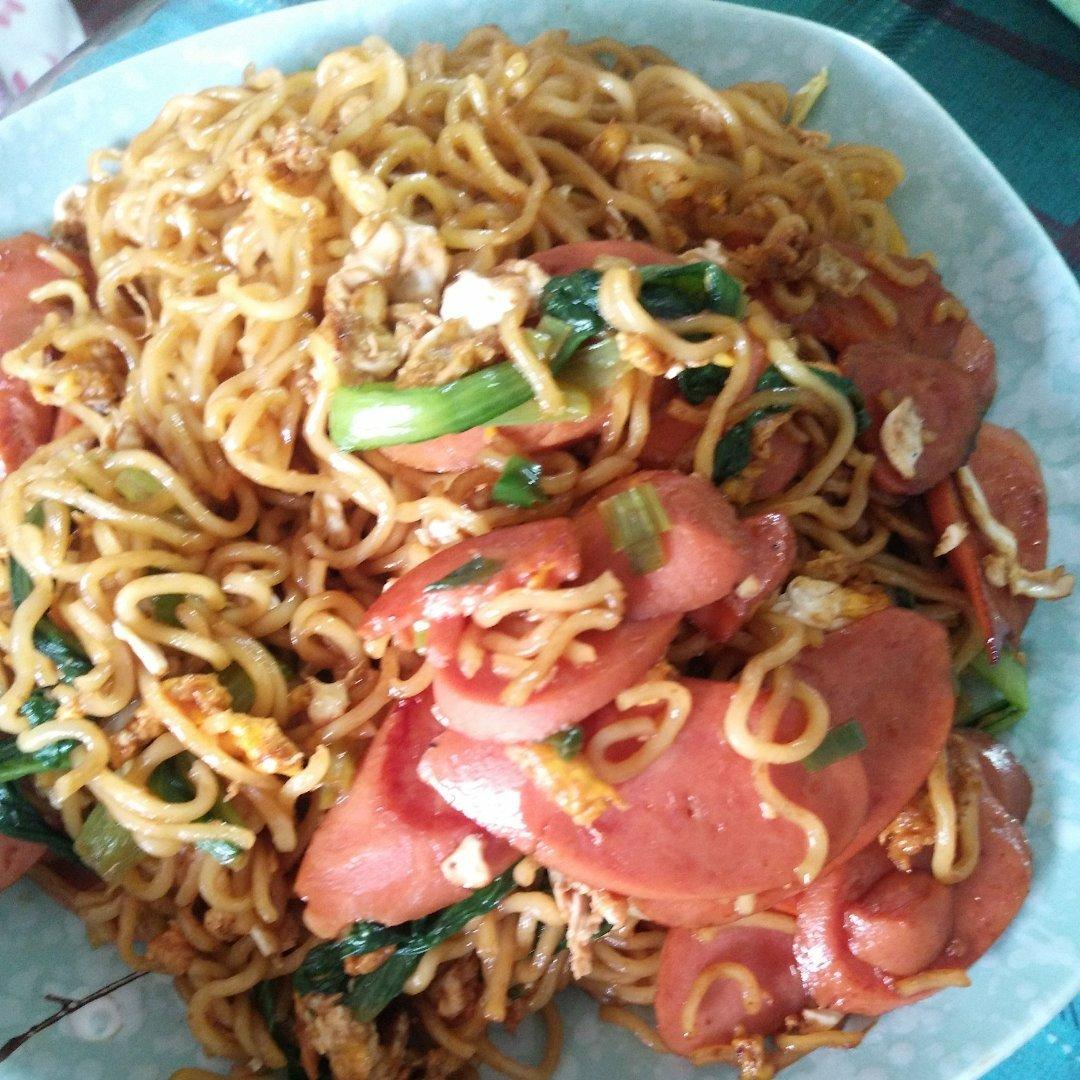 路边摊风味炒方便面