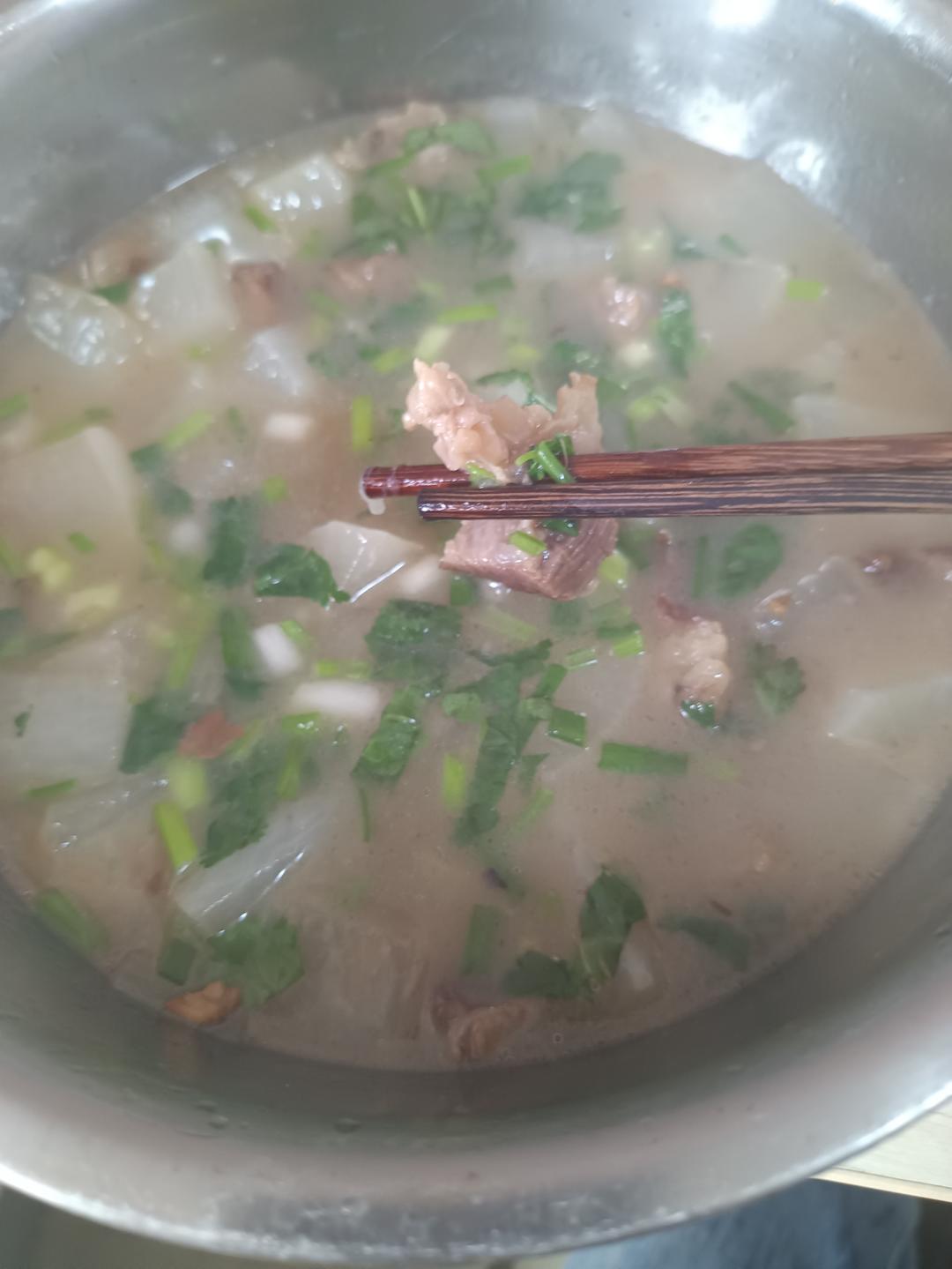 奶奶教我的牛肉萝卜汤真的太鲜了！！ ​​​
