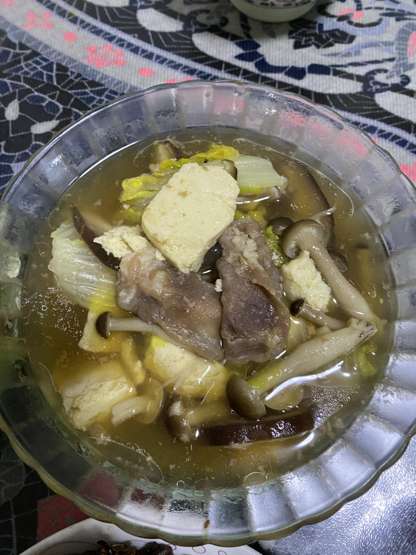 鲜菌肥牛锅