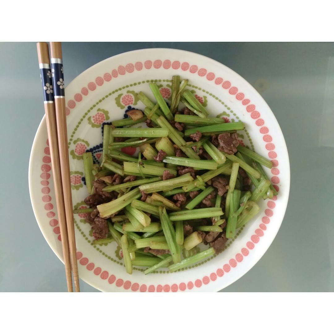 芹菜炒肉