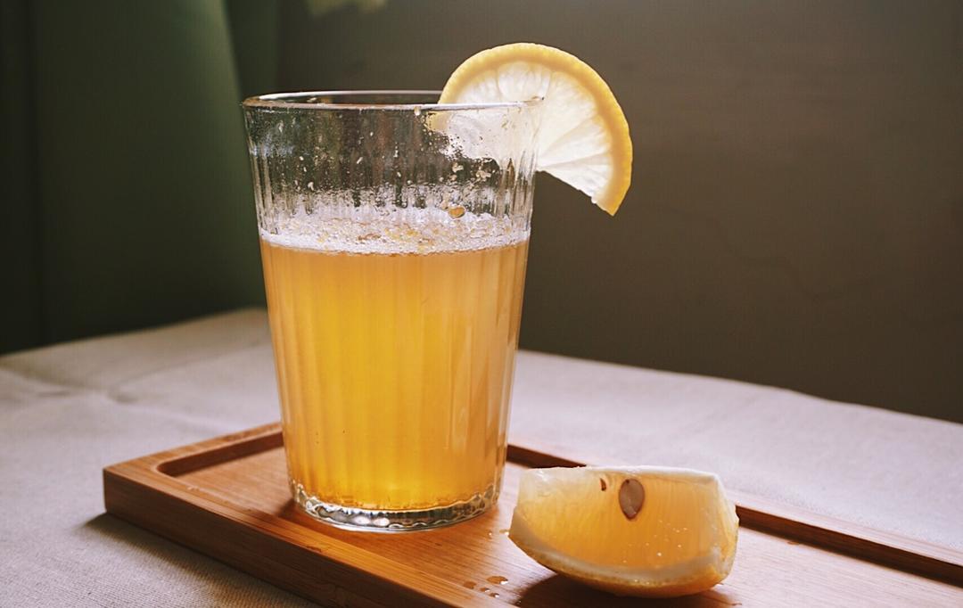 调制苏打梅酒