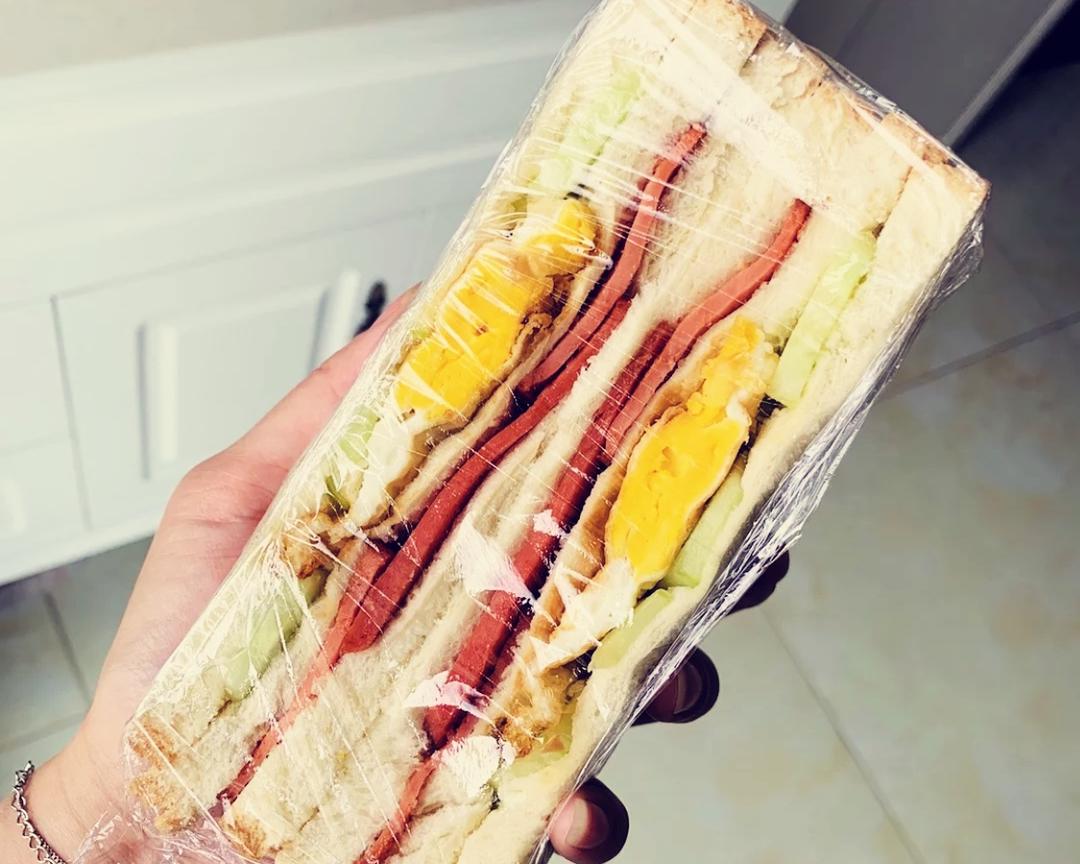 好吃简单的早餐三明治🥪的做法