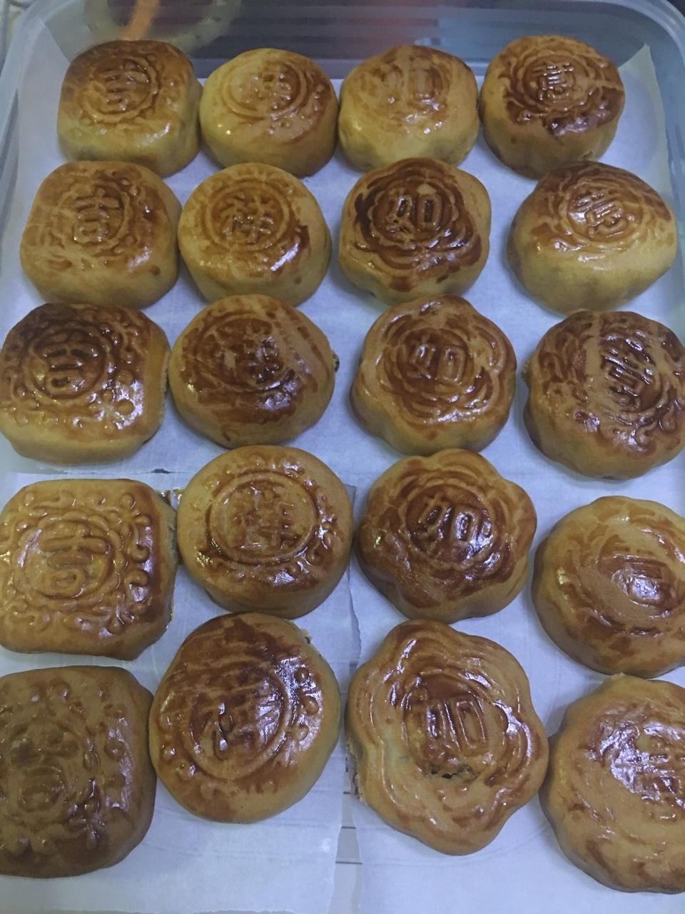 广式月饼—蛋黄莲蓉月饼