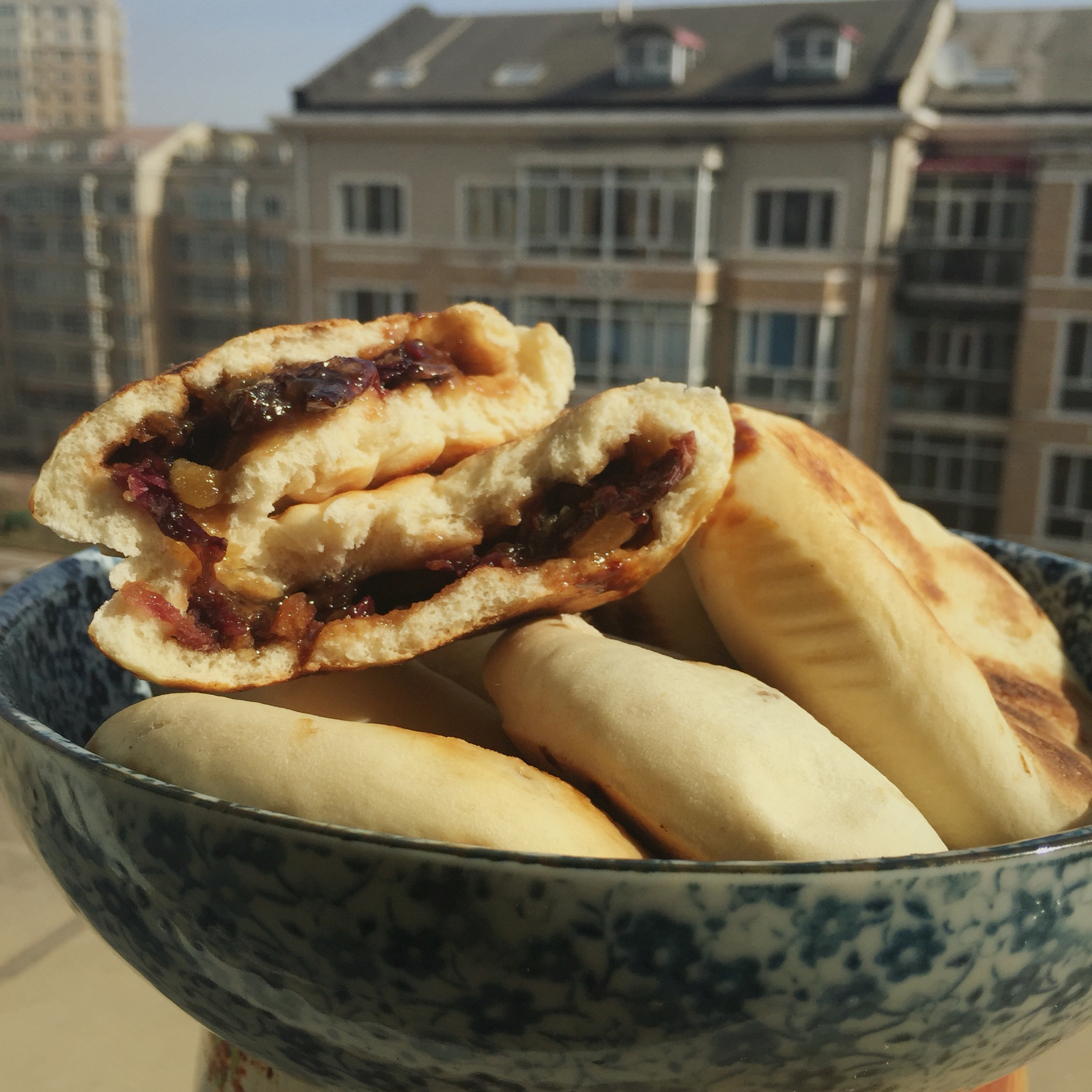 吮指玫瑰红糖饼