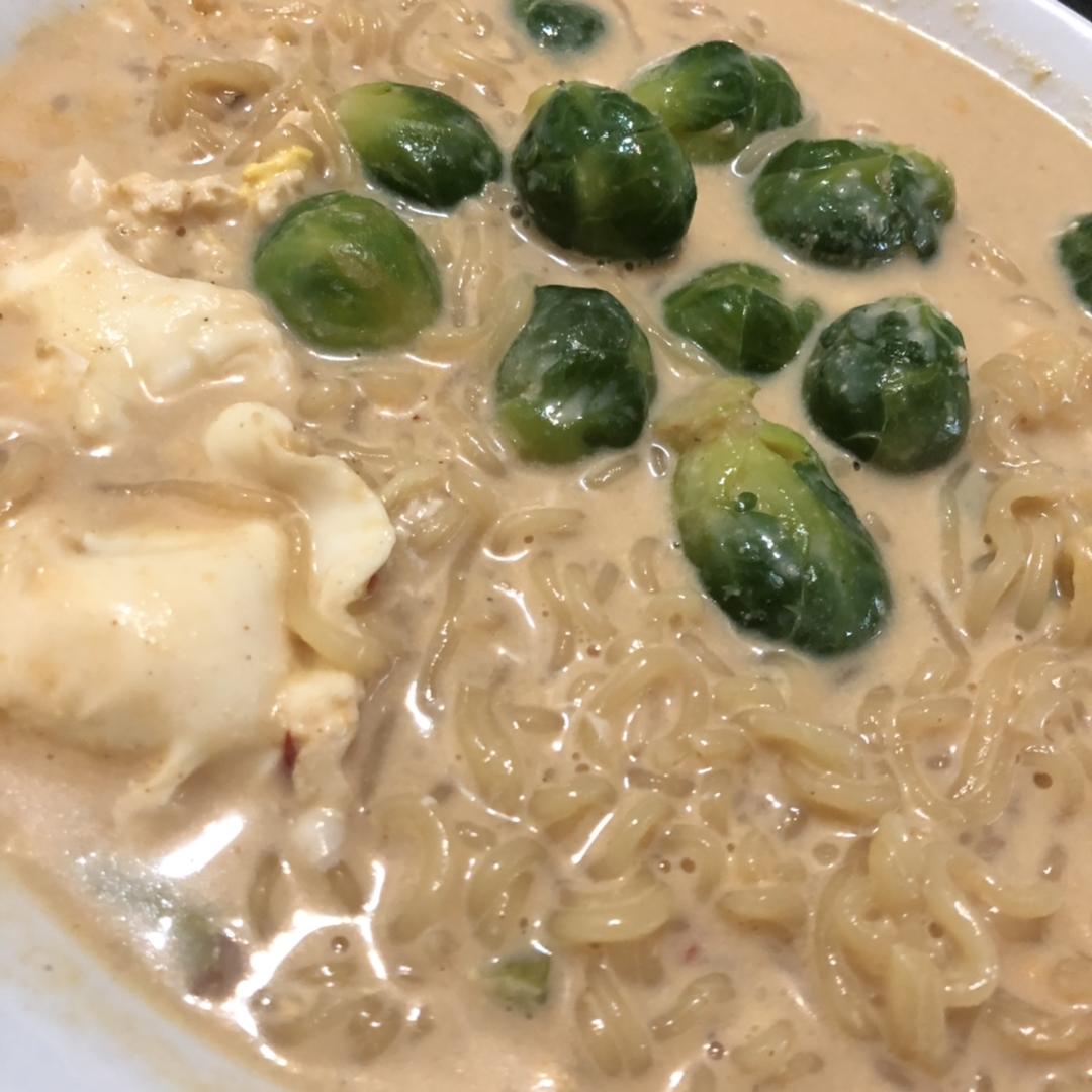 牛奶辛拉面（汤头浓郁，非常好吃）