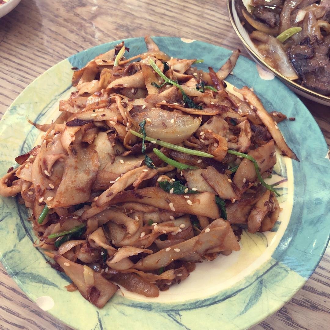 【干煸杏鲍菇】想吃烧烤又担心健康？试试这做法！