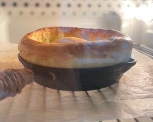 🥓Dutch Baby | 咸口培根太阳蛋荷兰松饼的做法 步骤6