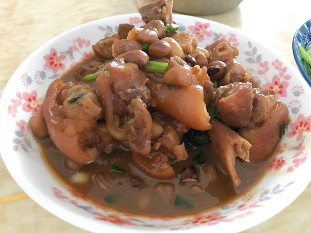 花生豆酱焖猪脚