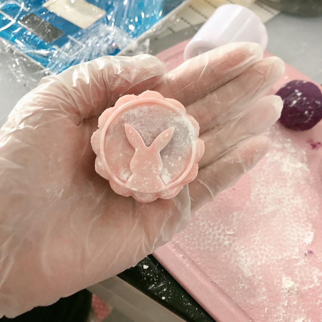 好吃到哭的冰皮月饼（细腻绿豆沙/榴莲）