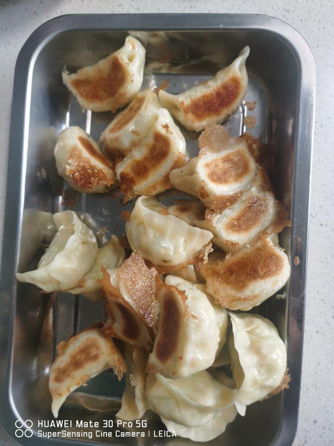 锅贴饺子
