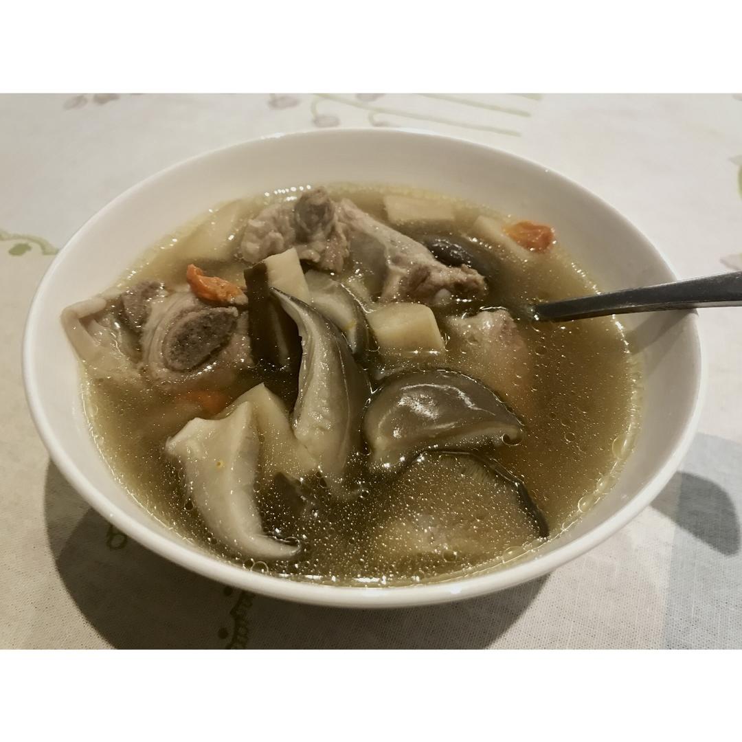 排骨菌菇汤