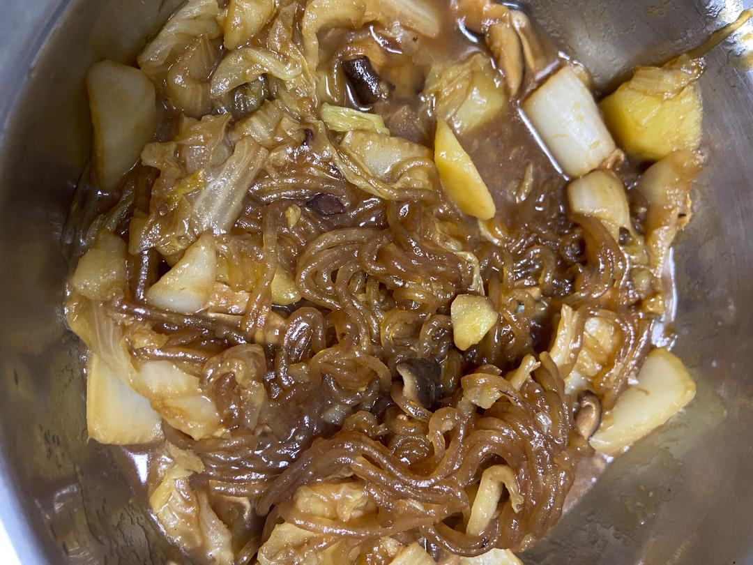 家常白菜炖粉条加豆腐泡