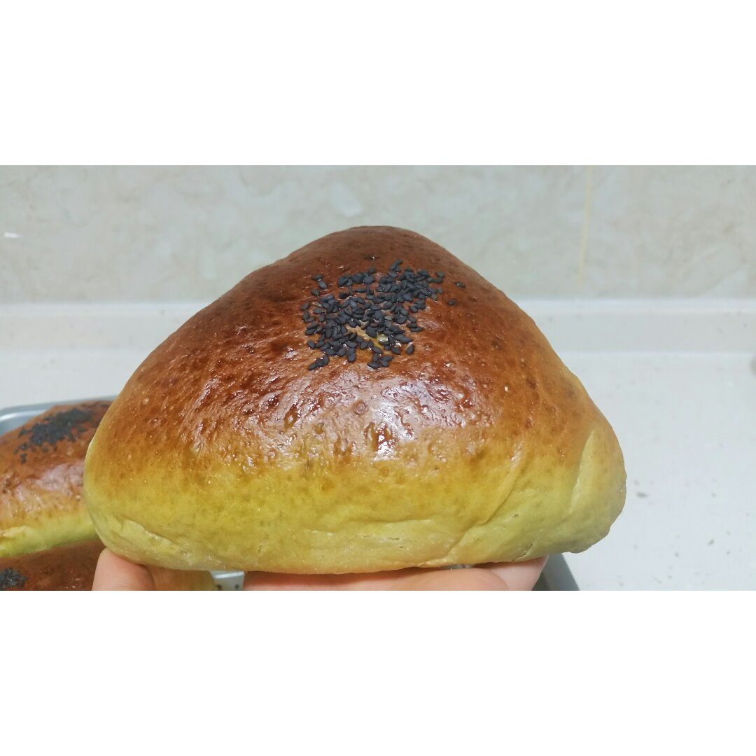 抹茶红豆三角面包