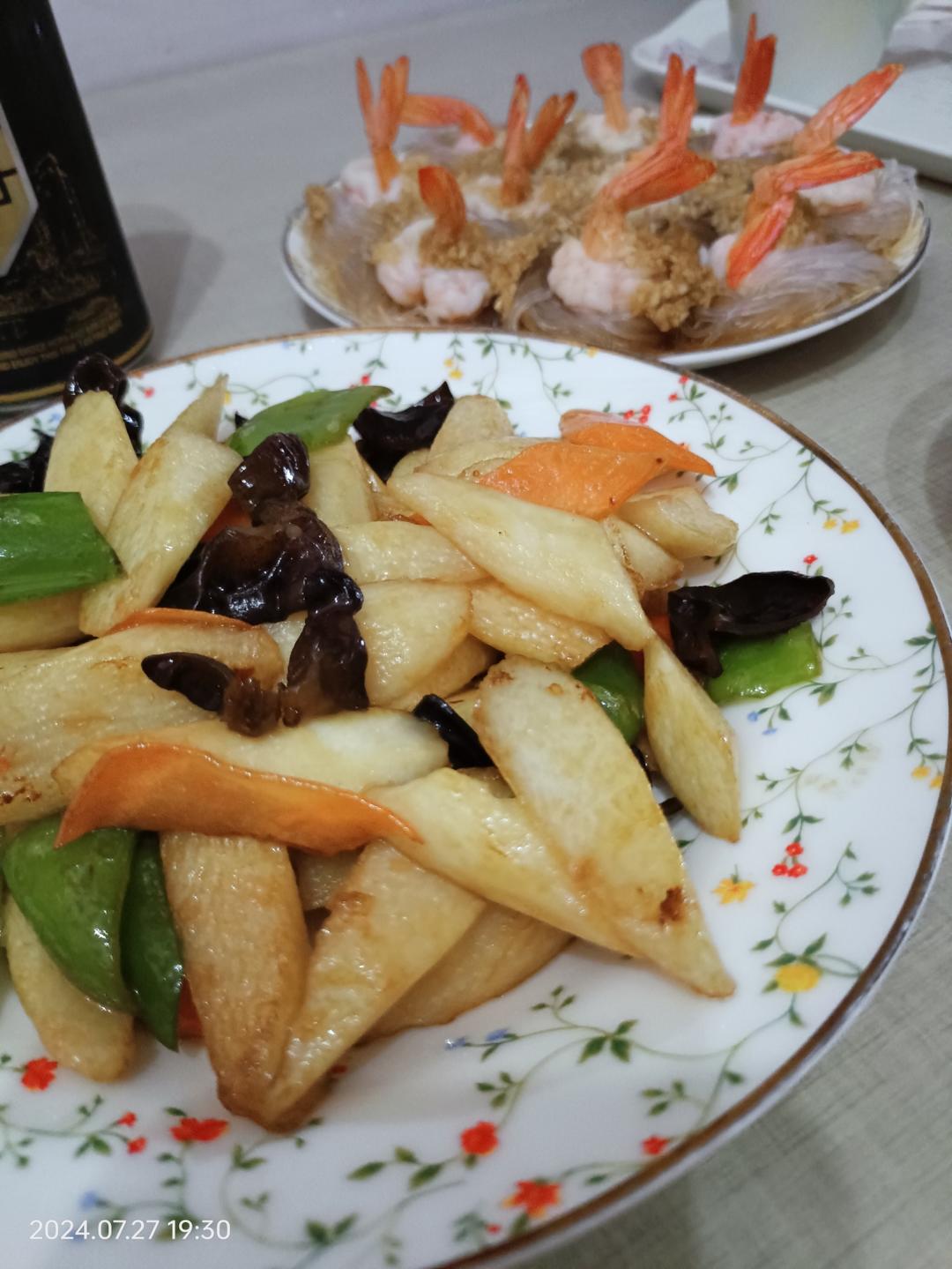 养生食谱之木耳炒山药
