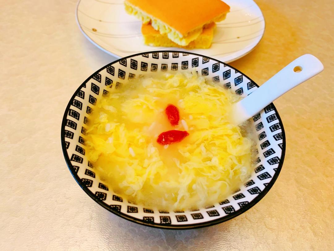醪糟蛋花汤（酒酿蛋花汤）
