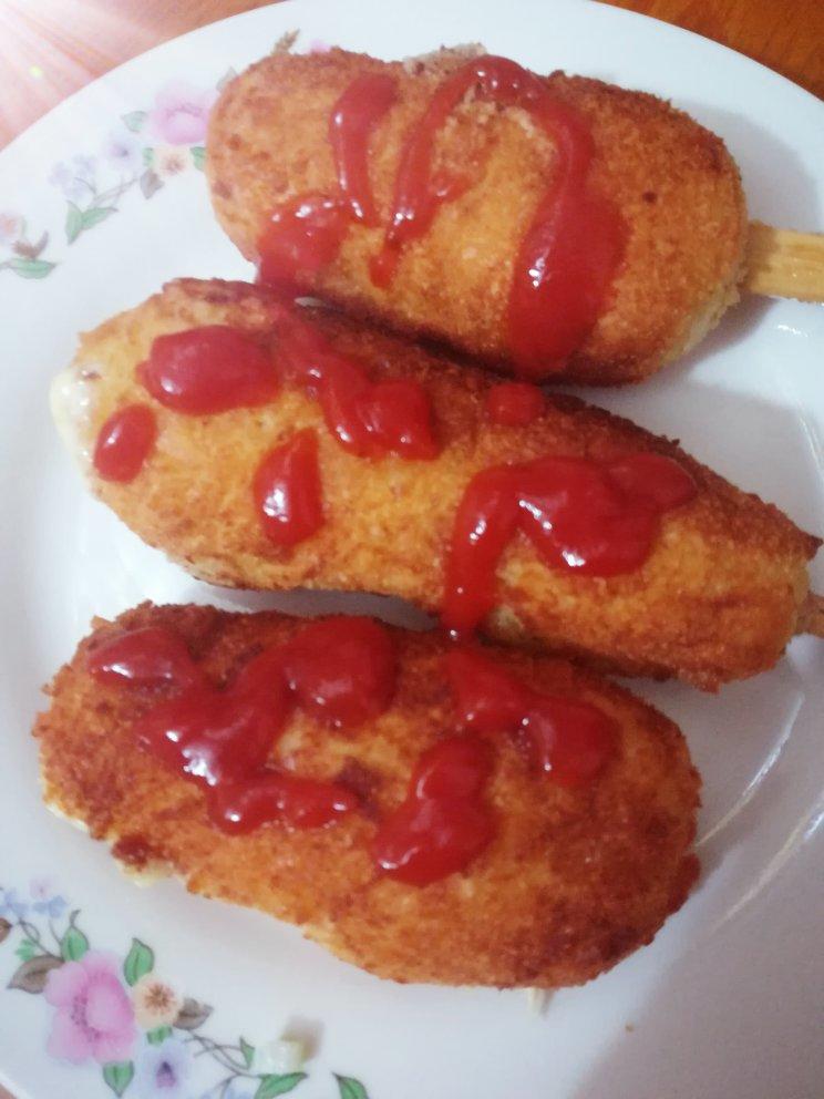 会拉丝的芝士炸弹热狗棒