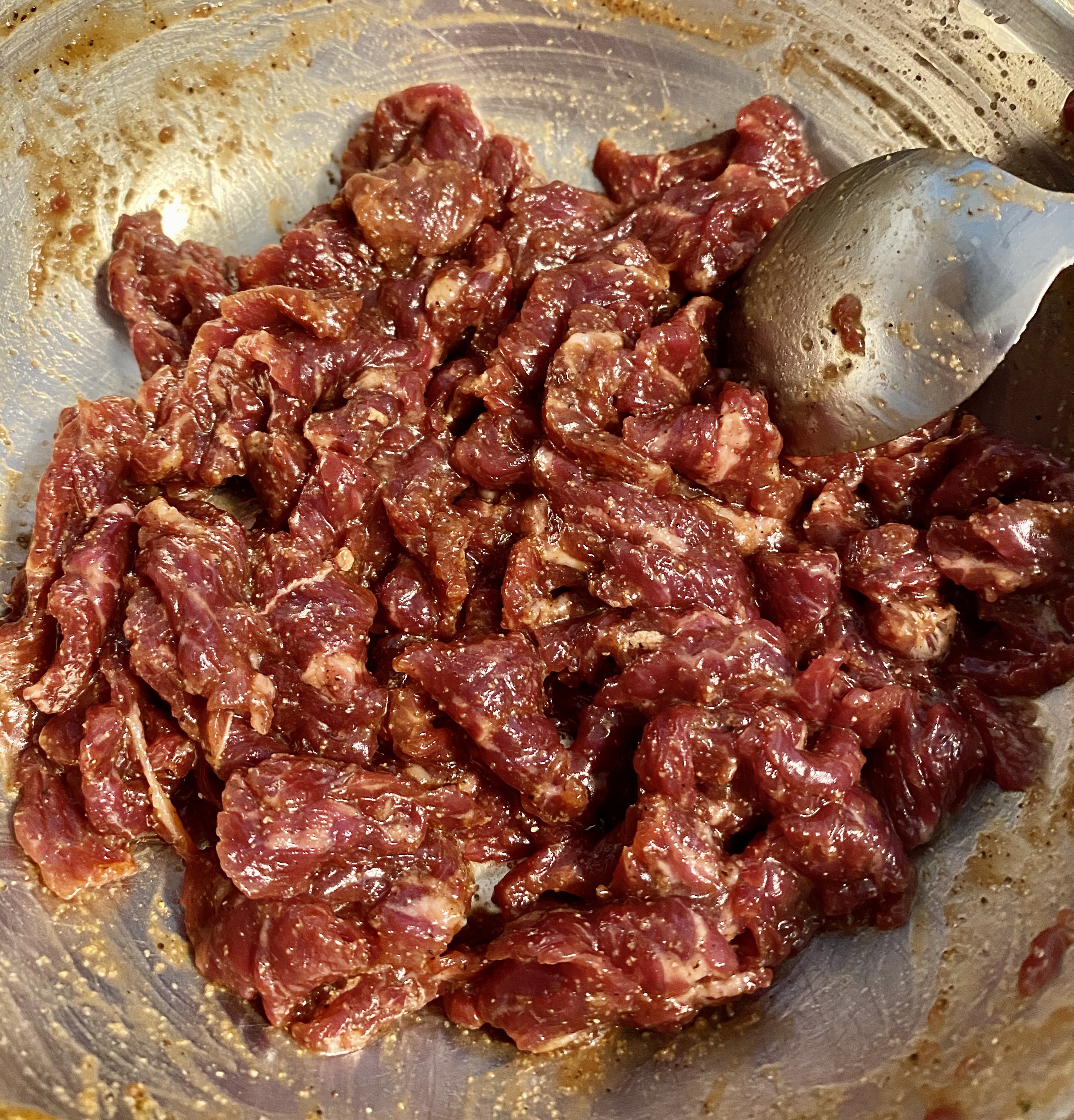 蚝油牛肉浇西兰花的做法 步骤1