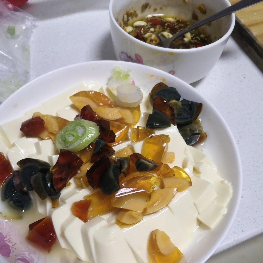 皮蛋拌豆腐