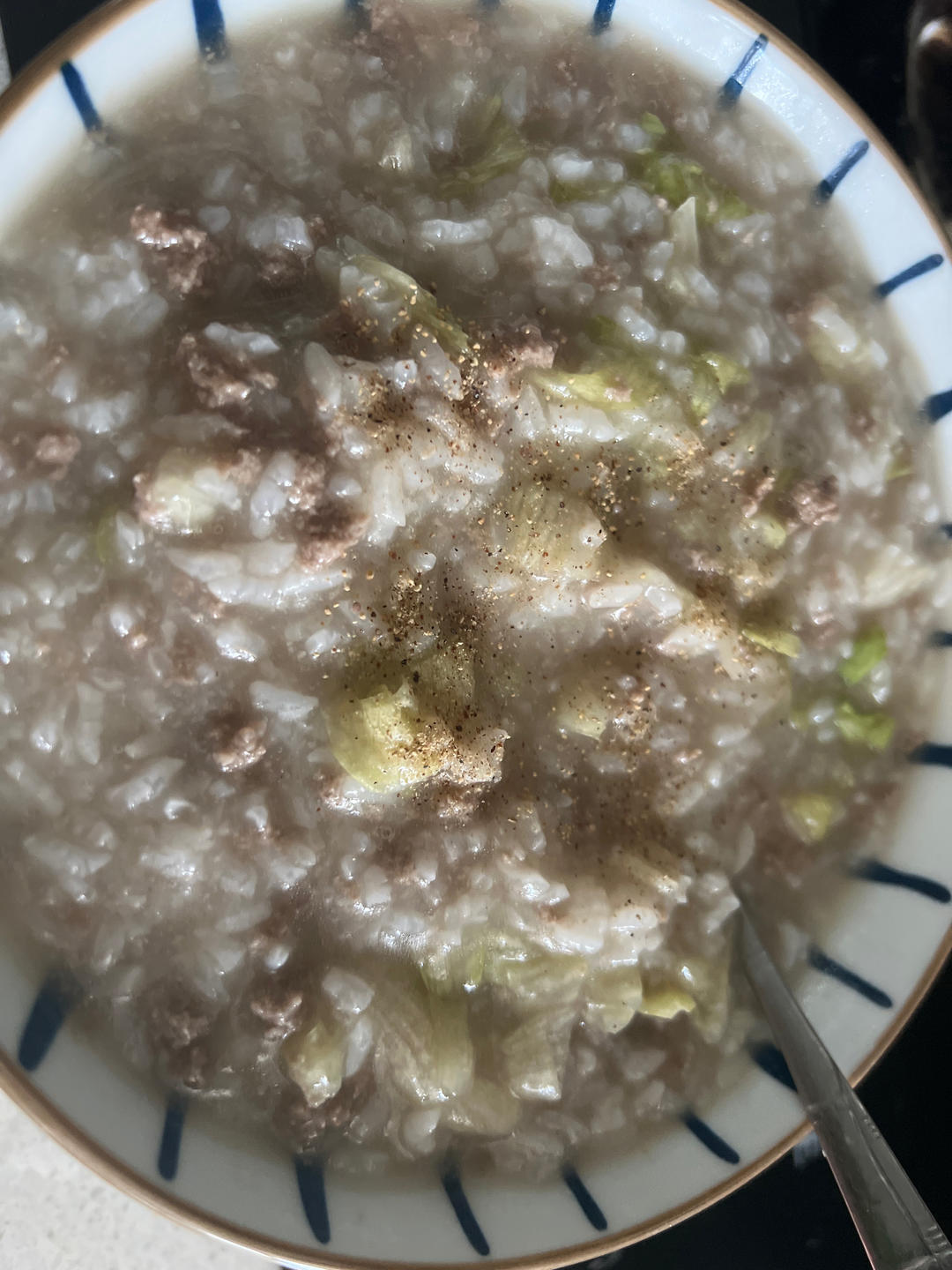 广式生菜丝牛肉粥