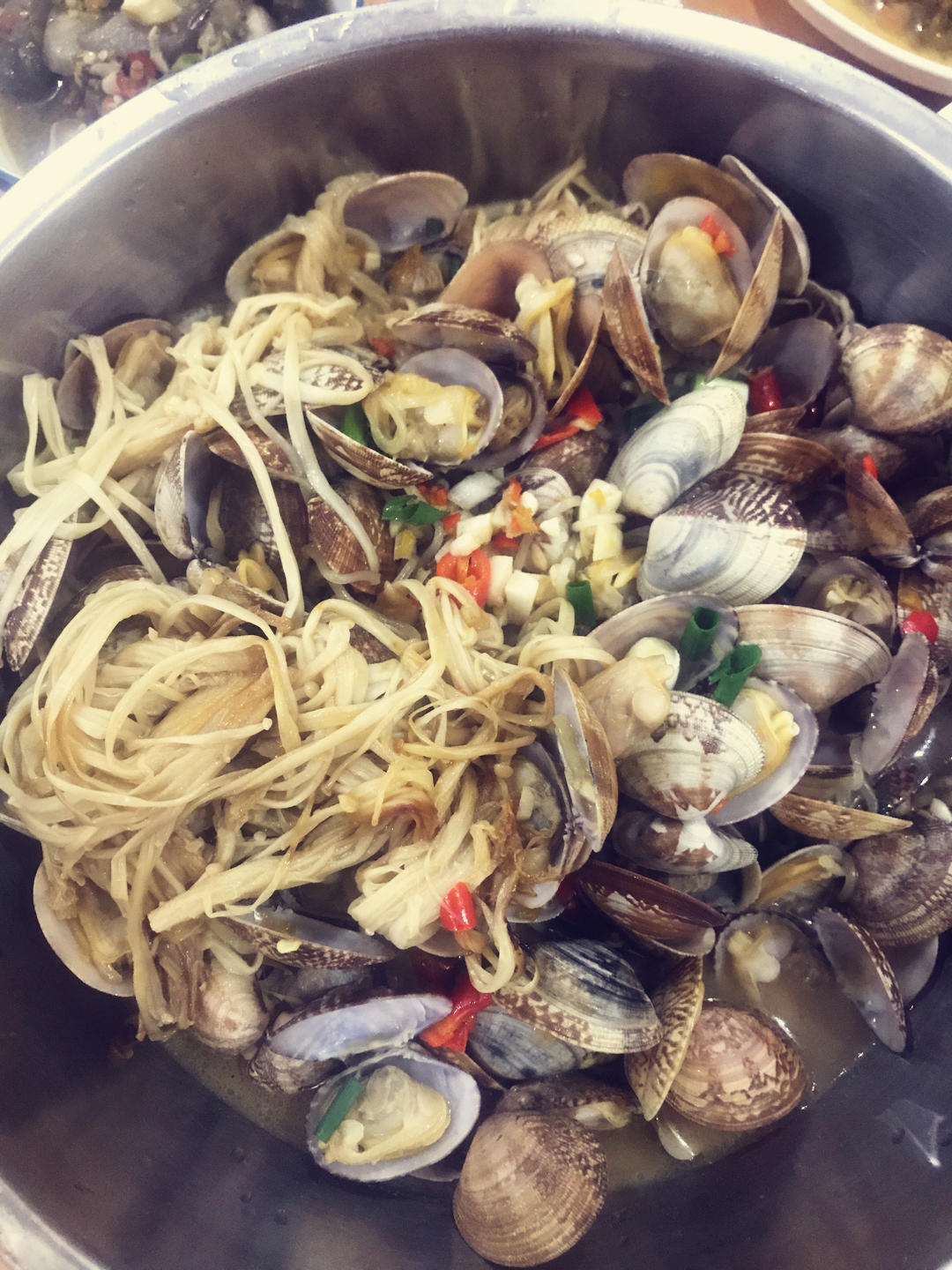 蛤蜊金针菇粉丝煲