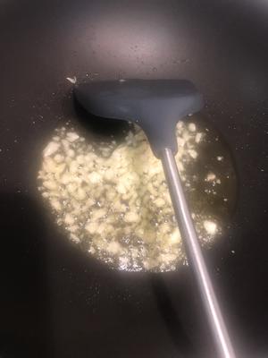 5分钟快手菜：蒜泥蚝油秋葵的做法 步骤7