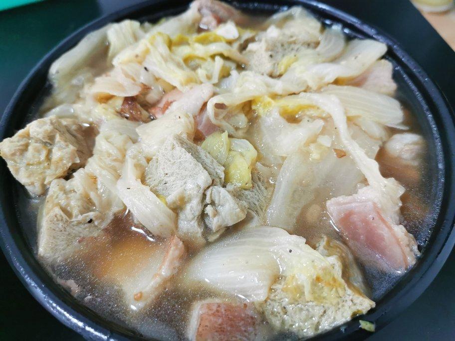 冻豆腐白菜炖五花肉