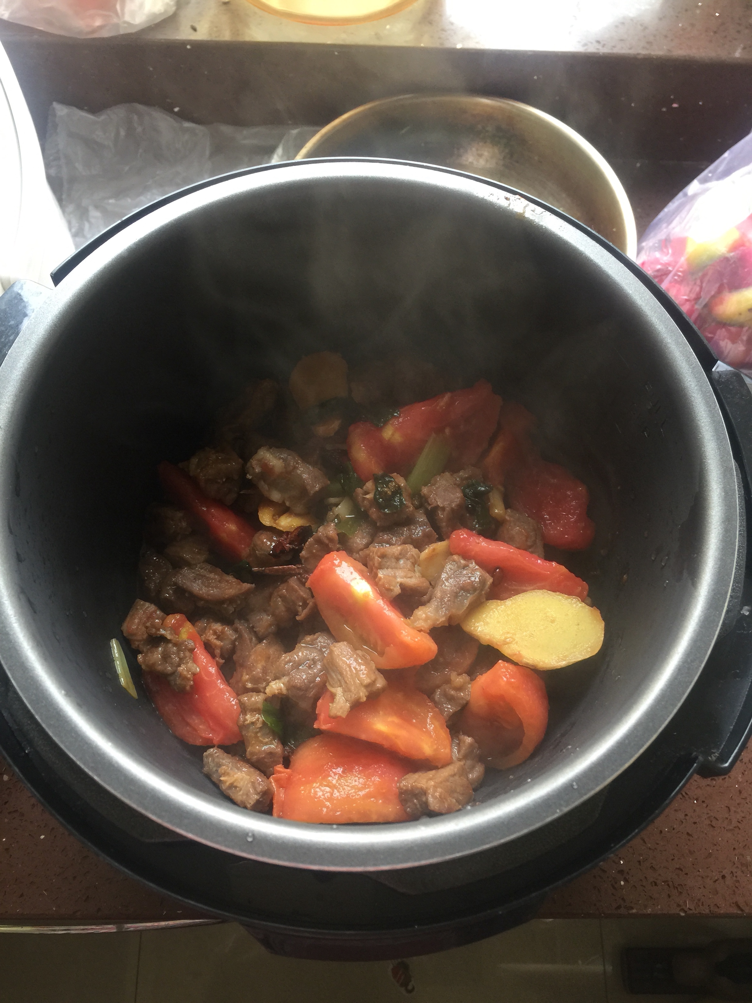牛肉炖柿子汤