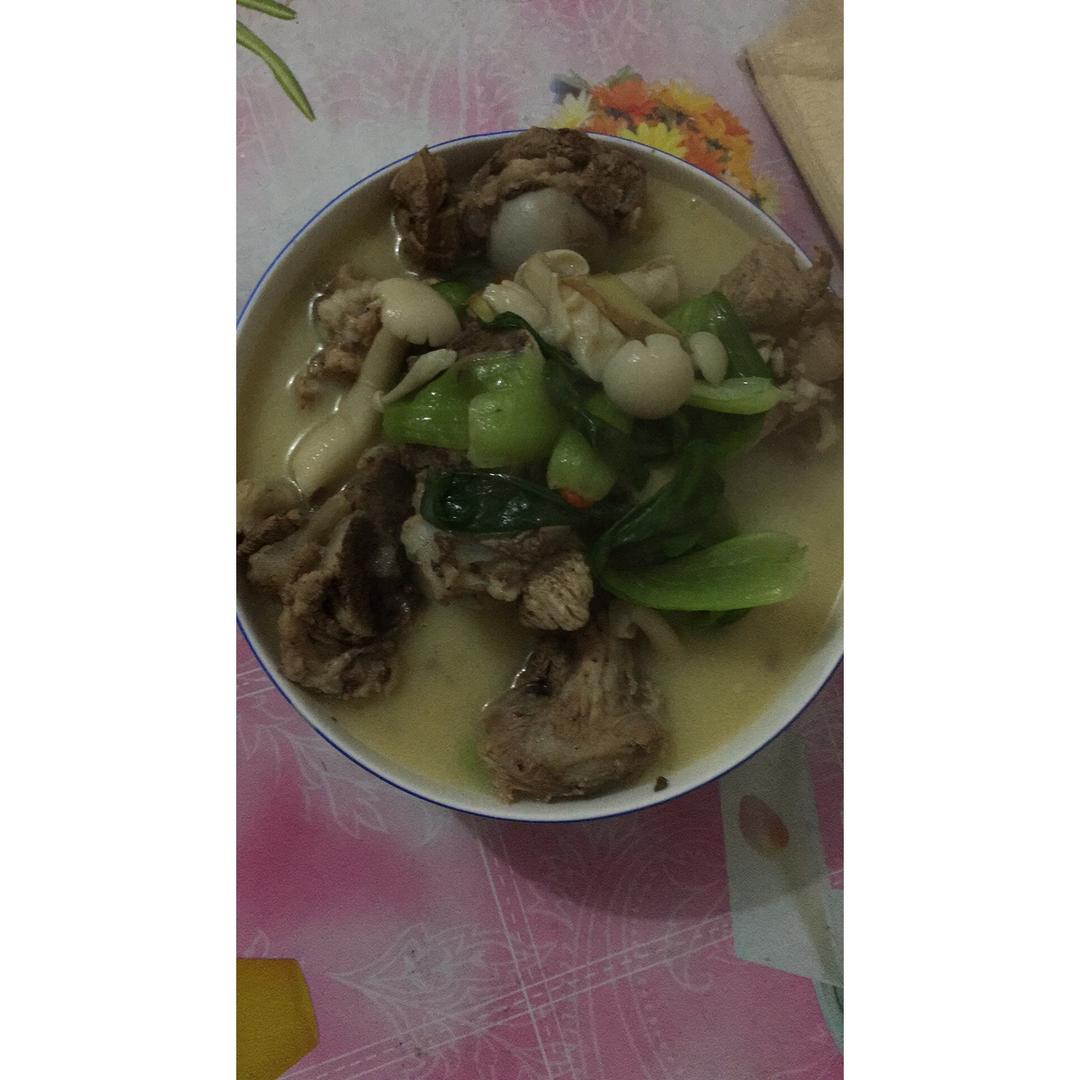 奶香筒骨煲
