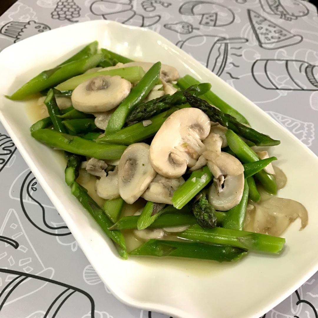 芦笋炒蘑菇