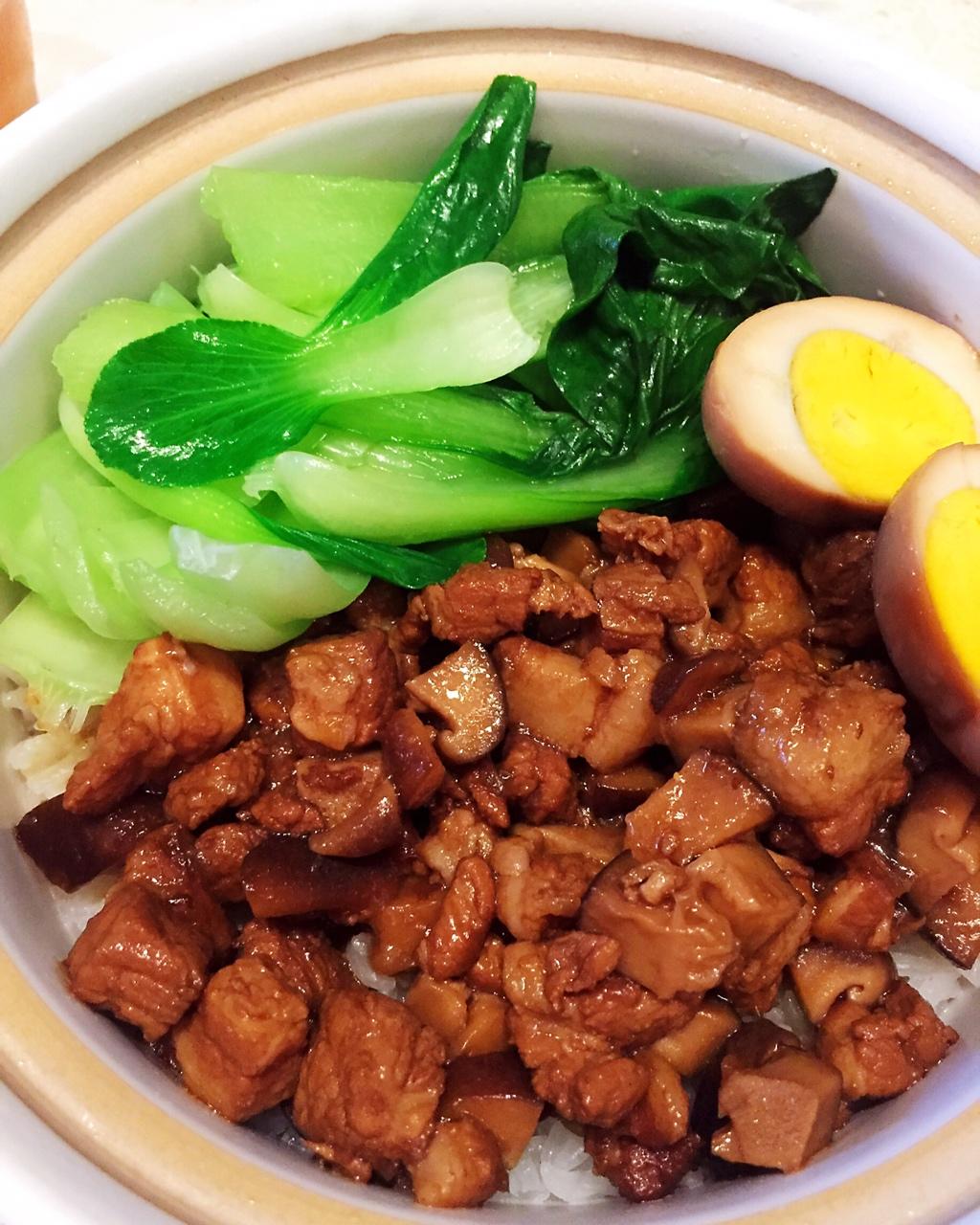 smile晓梅做的洋葱酥卤肉饭