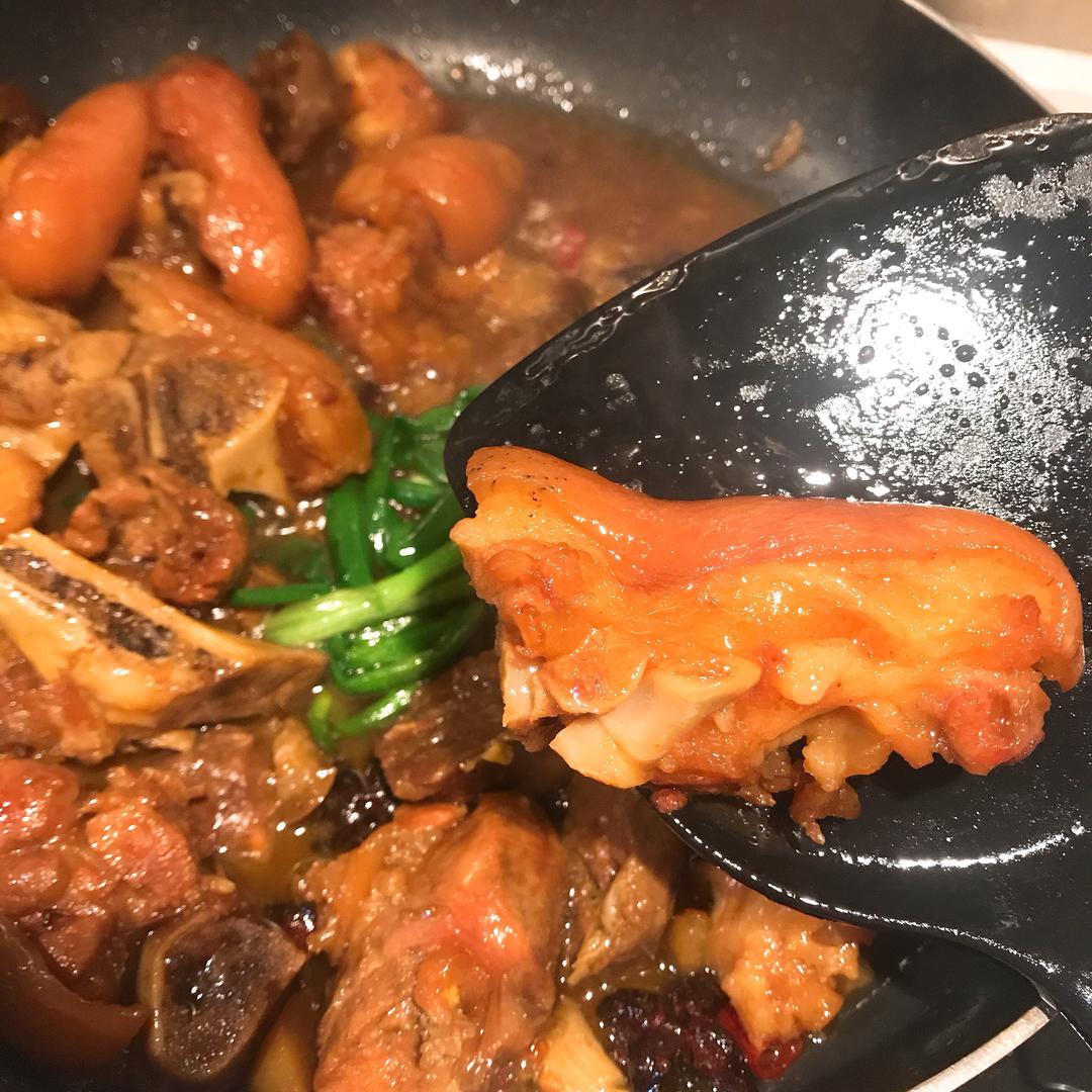 牛肉丸焖猪蹄
