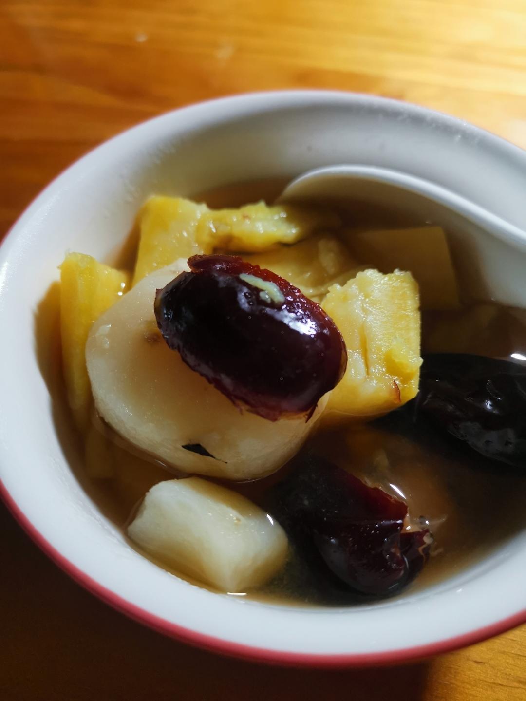 冬季桂圆荸荠清补甜水