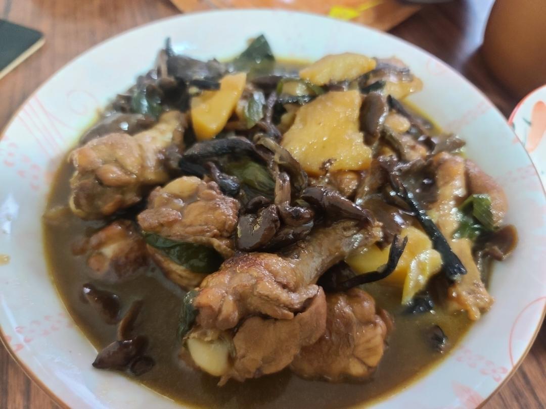 小鸡炖蘑菇