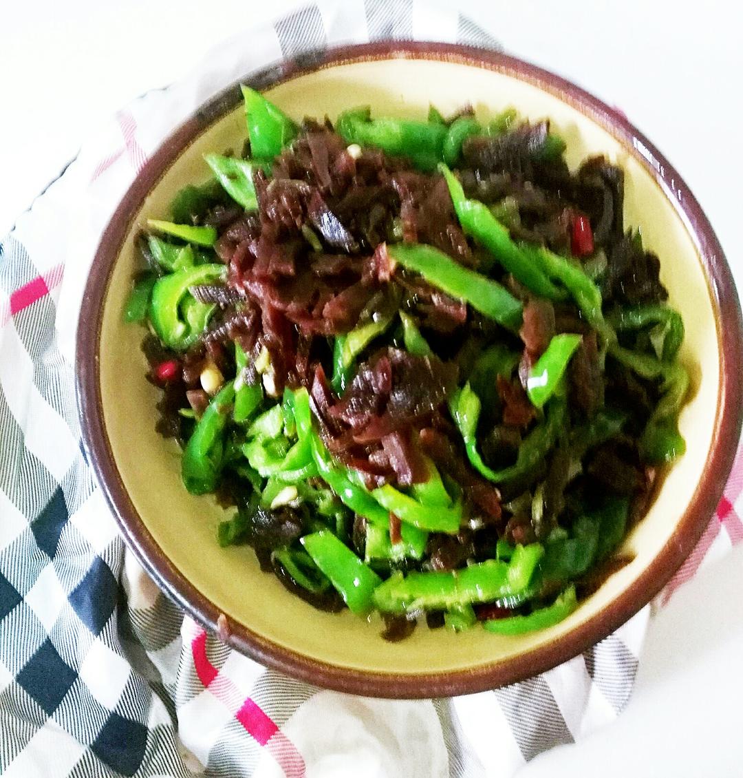 李白_5e9s做的青椒炒玫瑰咸菜