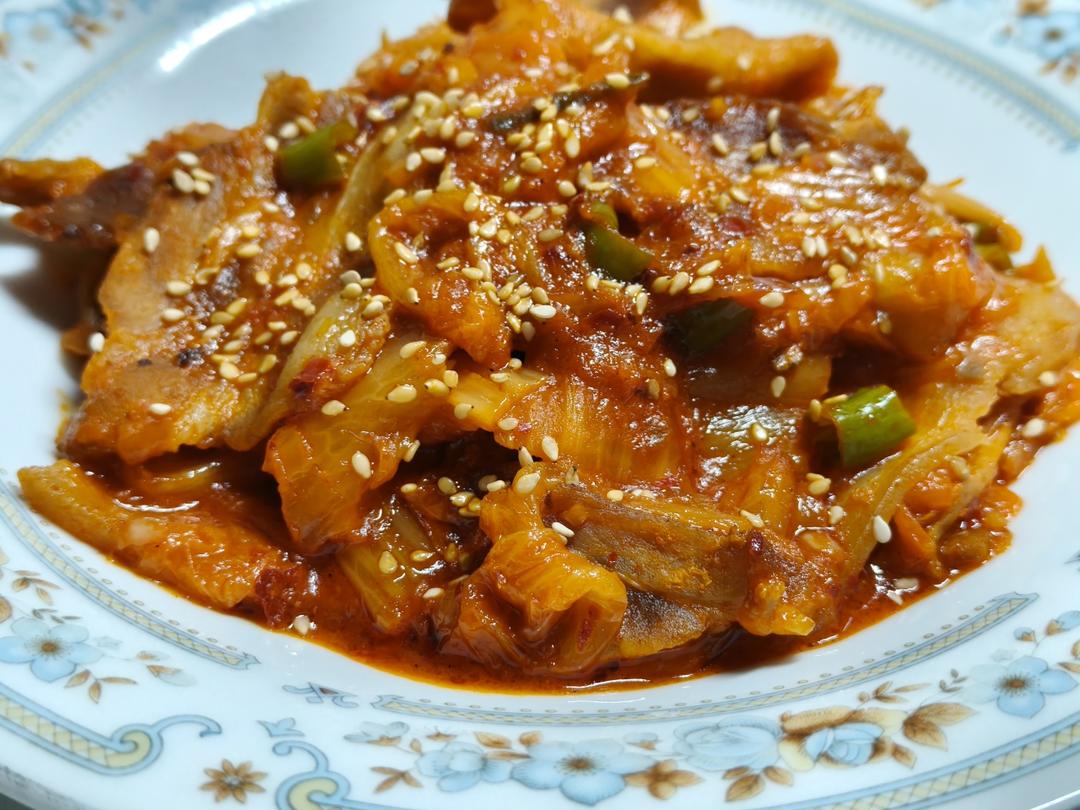 辣白菜炒五花肉