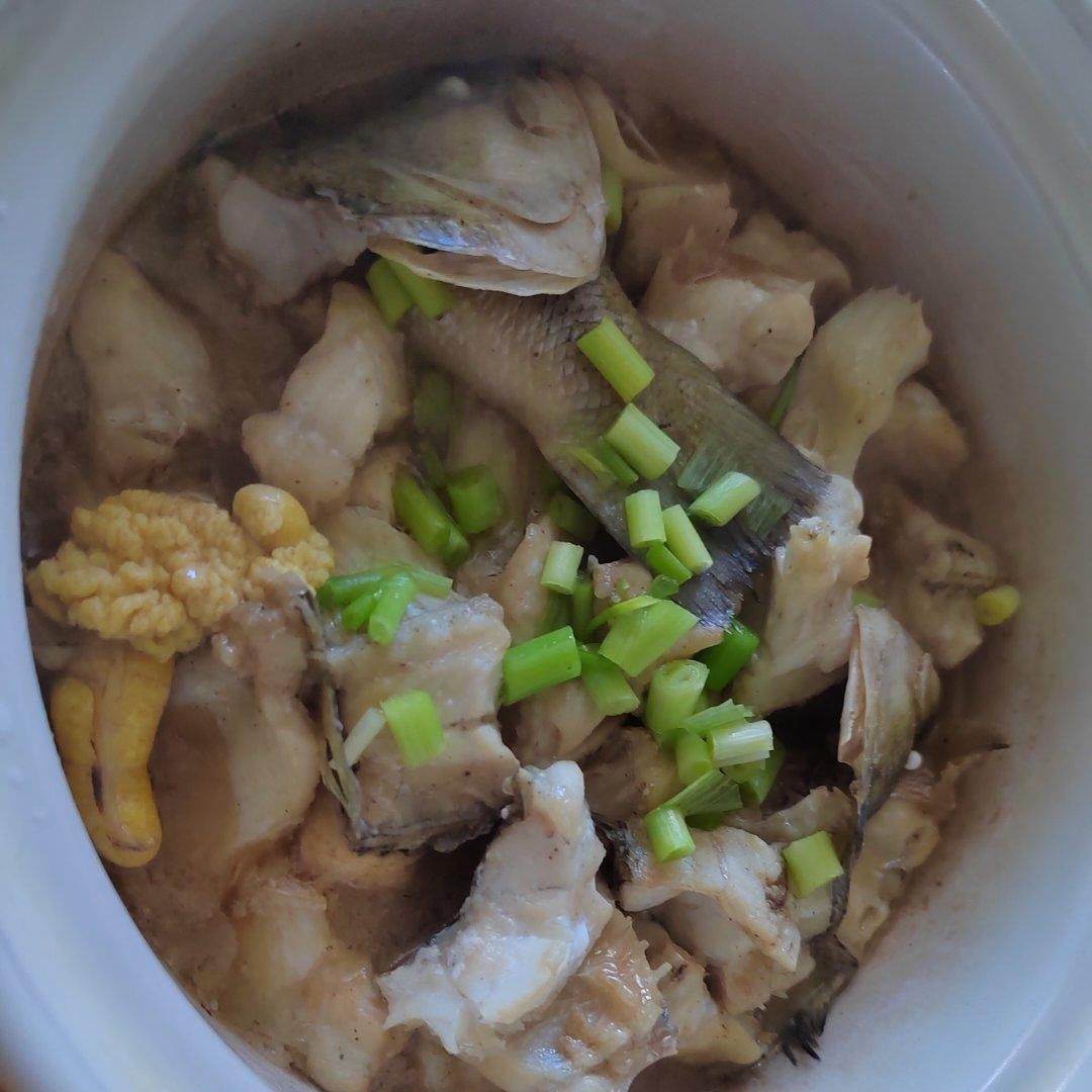 鲜嫩豆腐鲈鱼煲
