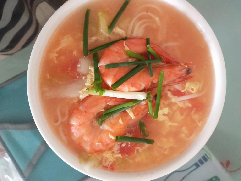 西红柿鸡蛋挂面汤