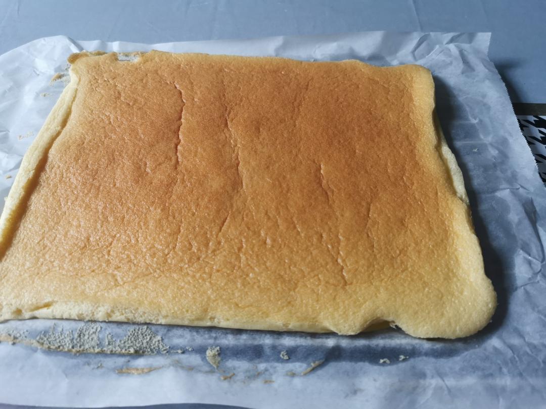 蛋糕卷这样做‼️不掉皮不开裂（小视频食谱）