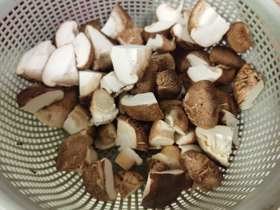 减肥必备黑胡椒烤蘑菇的做法 步骤1