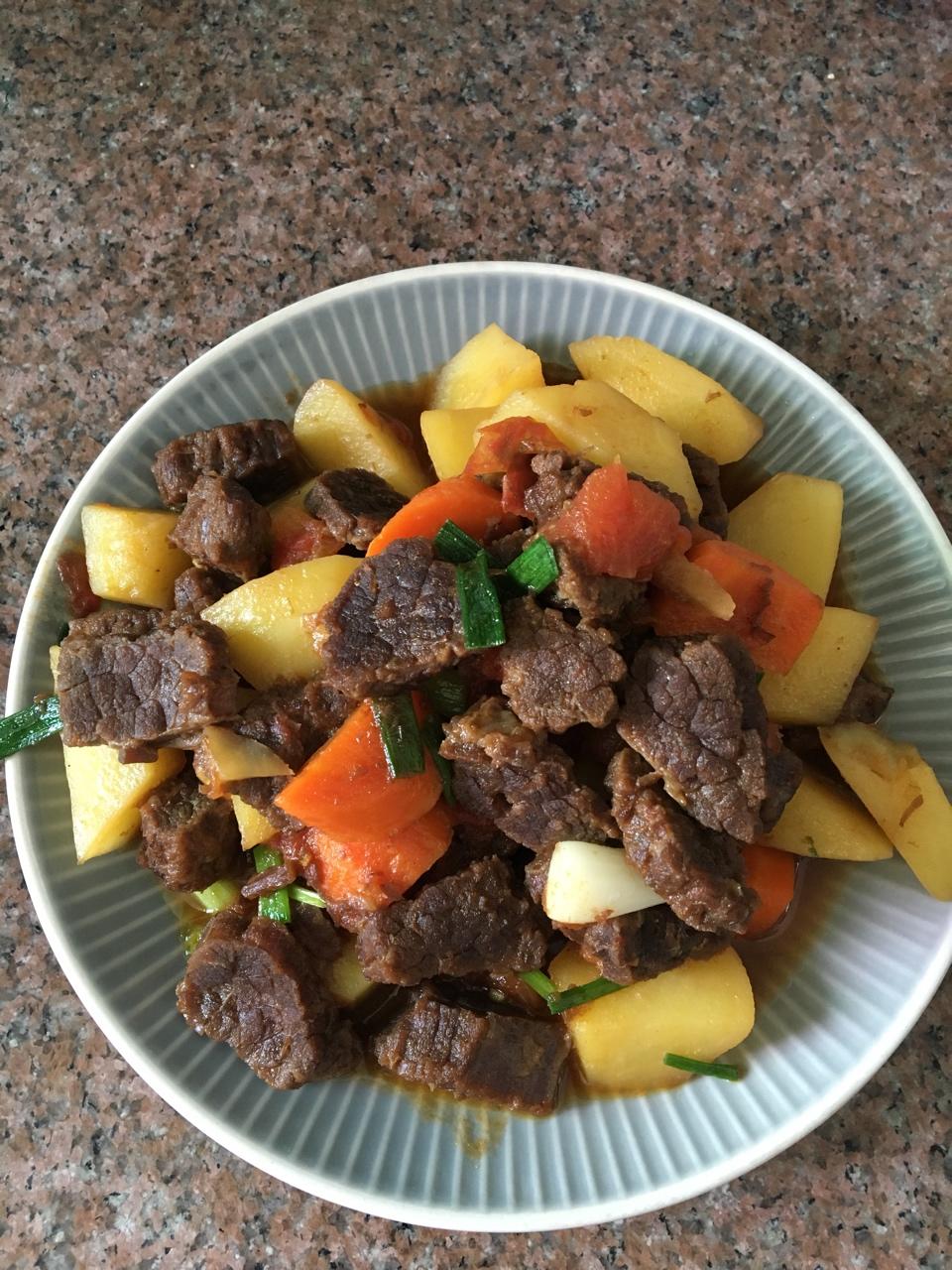 红烧牛肉土豆 （独家秘制）