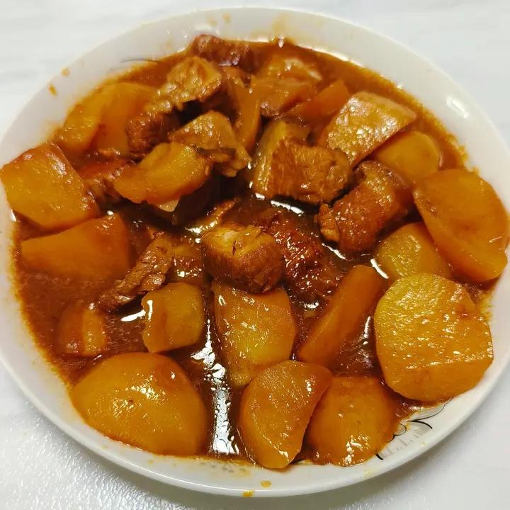 红烧肉炖土豆（好吃不油腻）必须收藏