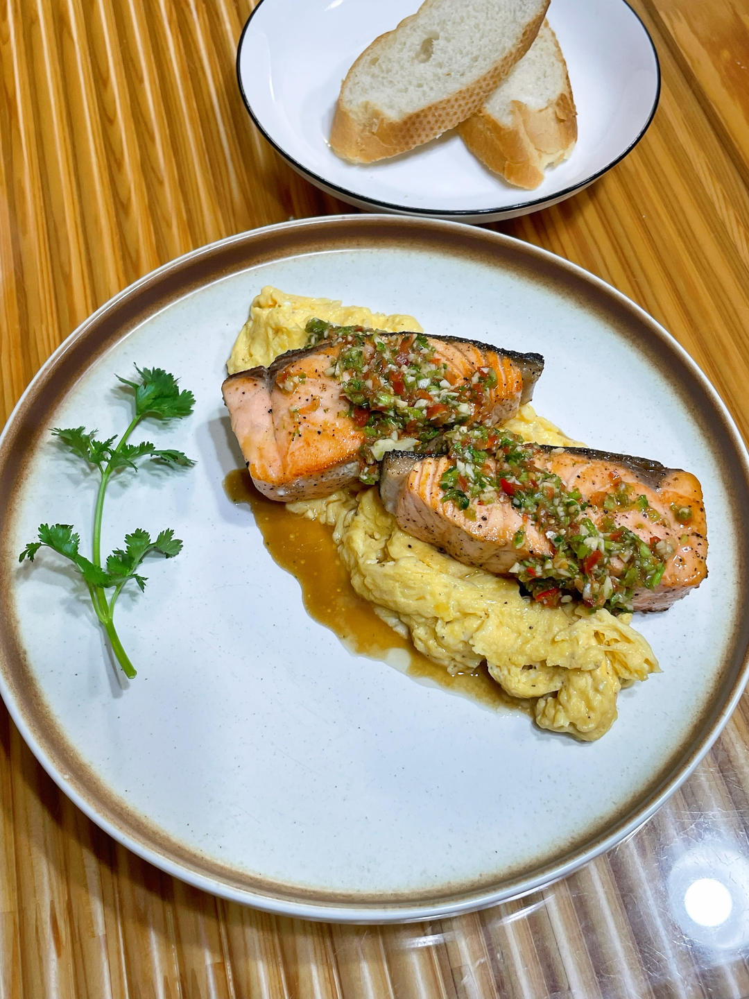 泰式三文鱼滑蛋的做法