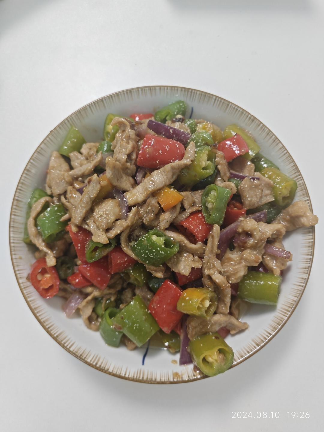 ‼️好吃到舔盘的青椒肉丝盖浇饭