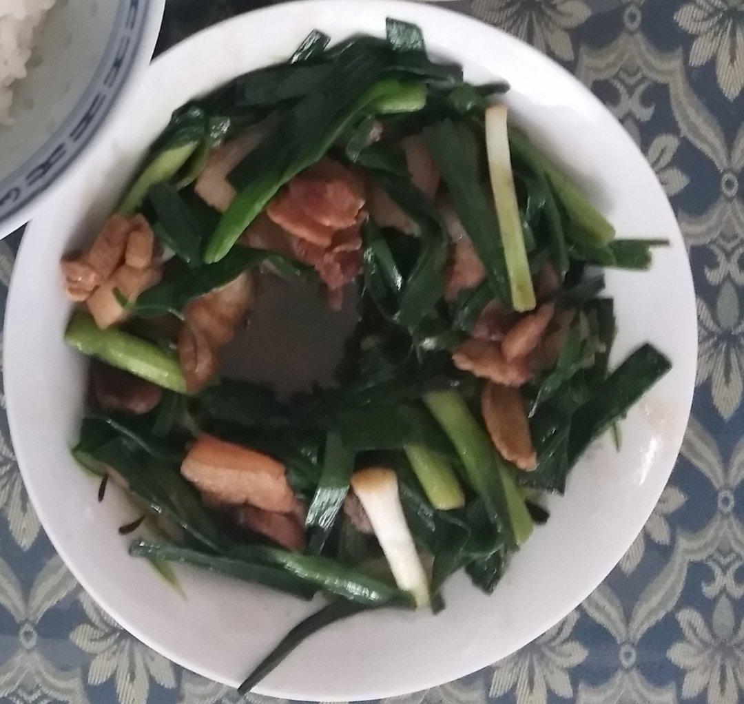 五花肉炒大蒜