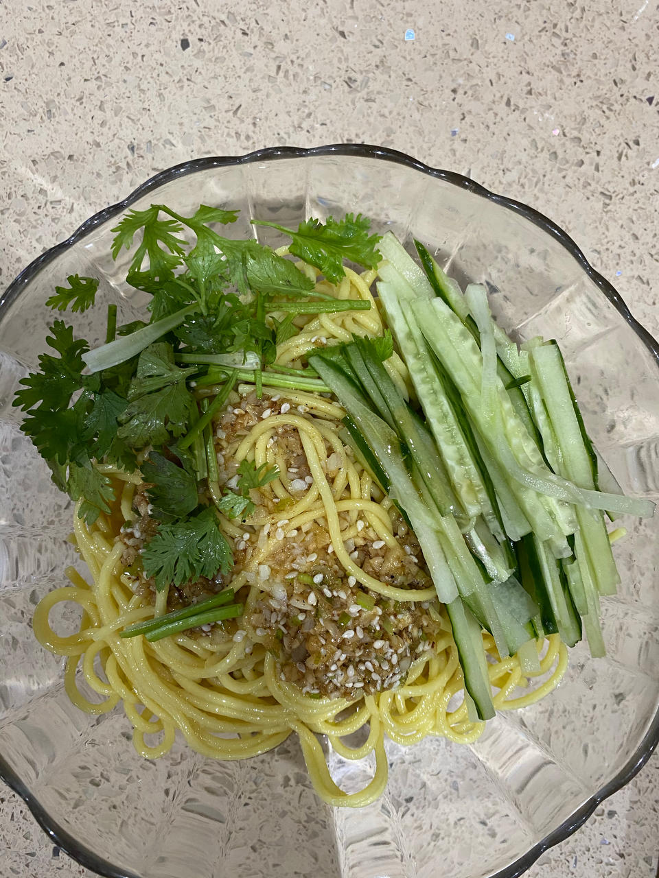 十分钟做好一盘开胃凉拌面～太好吃啦